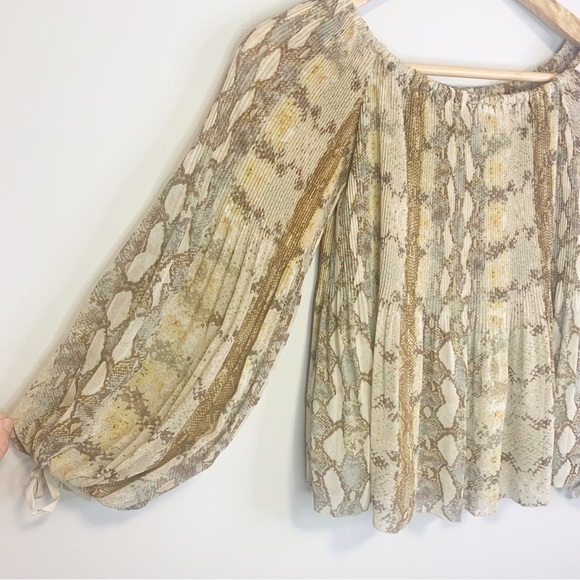 ARITZIA Wilfred Talence Pleated Off Shoulder Blouse Size XS - Picture 6 of 15